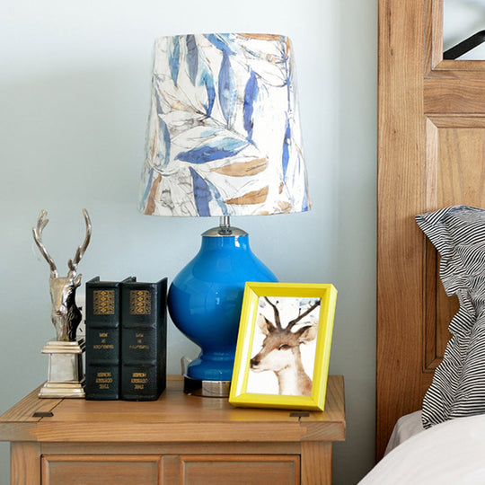 Asellus Tertius - Traditional Table Lamp