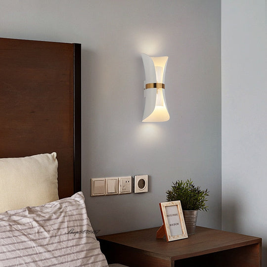 Lara’s Black & Gold Led Wall Sconce For Bedroom Aisle Living Room Light